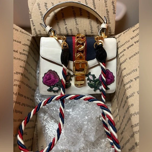 Gucci Sylvie Top Handle Bag - White Leather-Rare Gucci!-Comps are $1,700+ - Picture 11 of 15